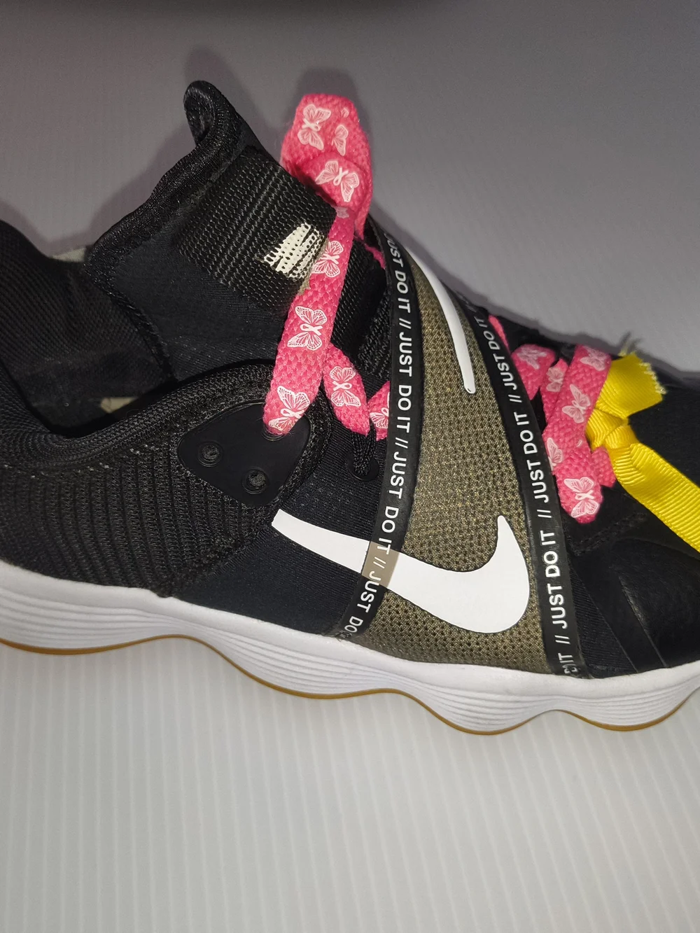 Lock Down the Win with the Nike React HyperSet Unisex W8/M6.5